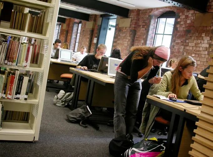 【留学干货】注意!留学生这样的行为会被认定为违法? 【留学干货】注意!留学生这样的行为会被认定为违法?