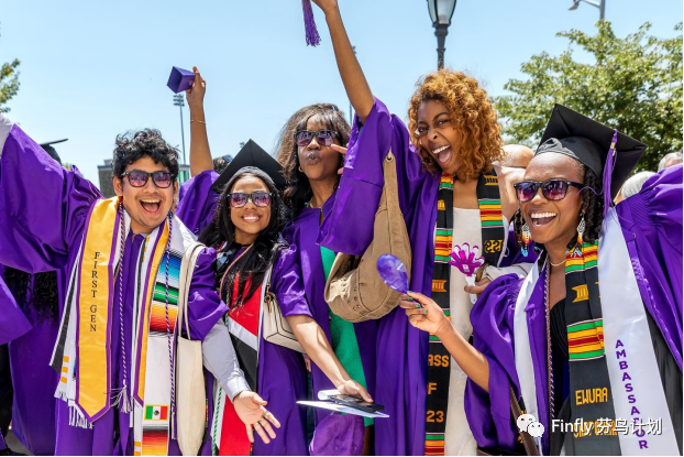 纽约大学第190届毕业典礼落幕!芬兰总理荣获博士学位并发言 纽约大学第190届毕业典礼落幕!芬兰总理荣获博士学位并发言